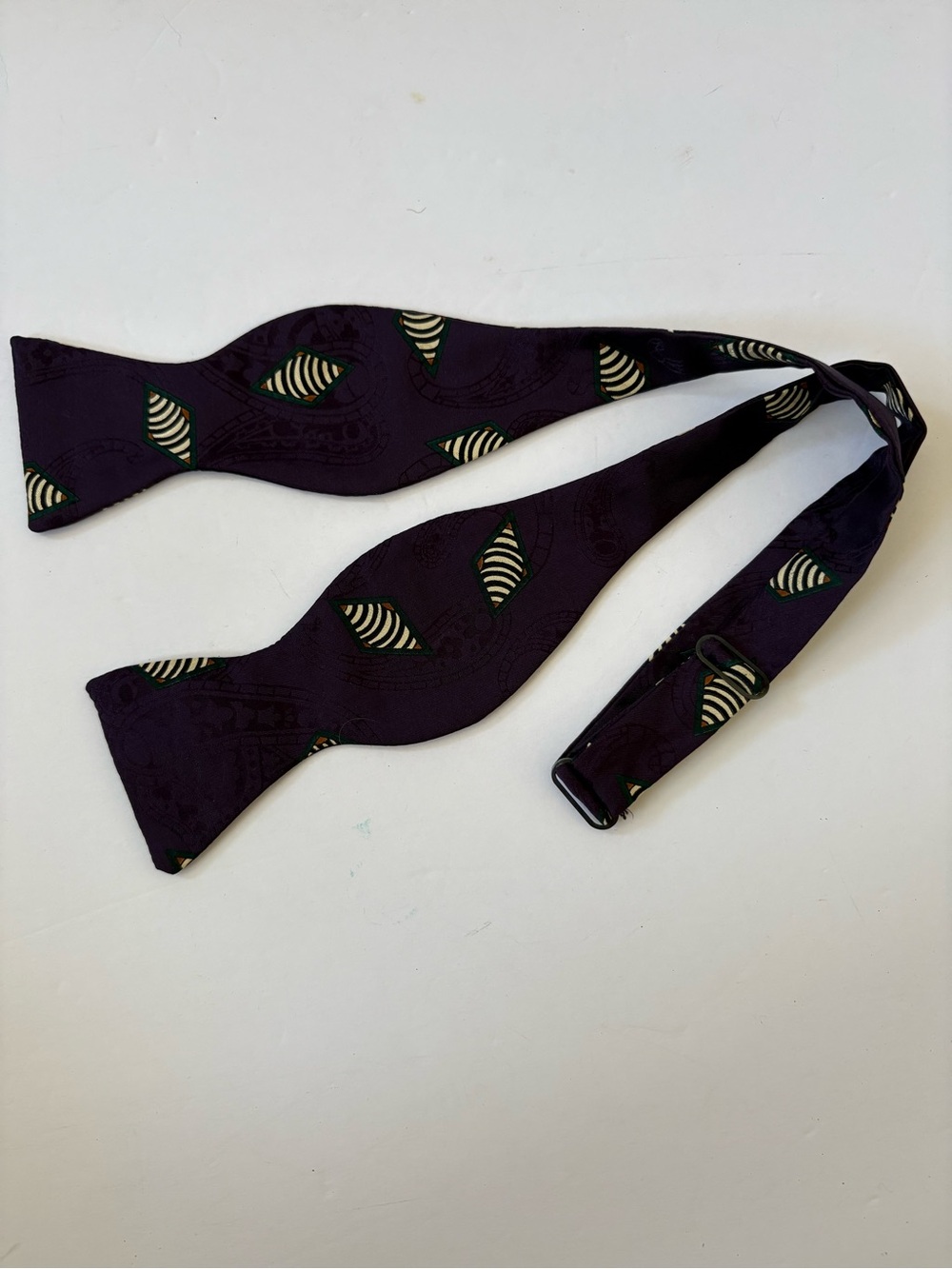VNTG Talbott Purple Green Tan Paisley Silk‎ Bow Tie Classic Event Wedding Party